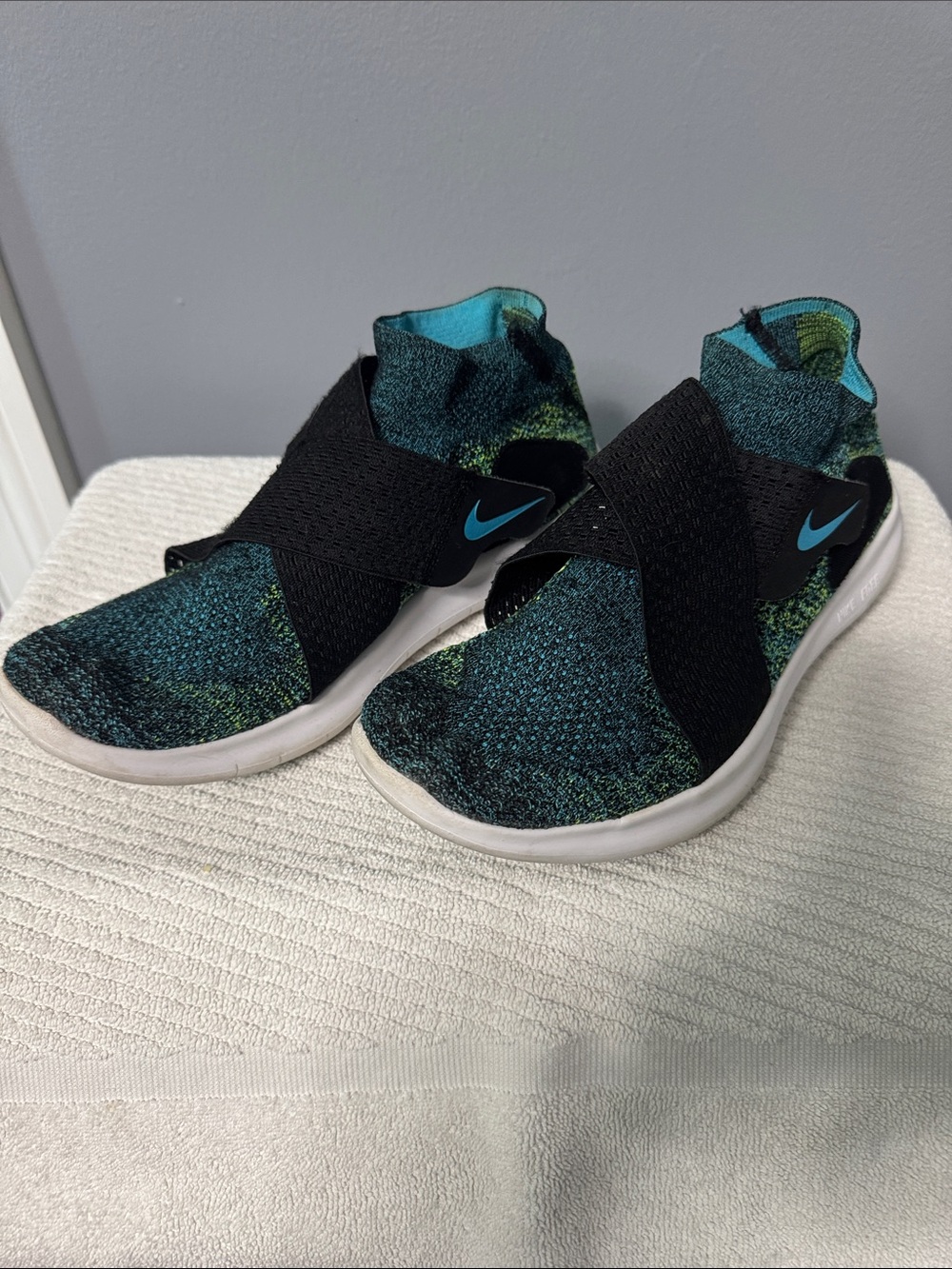 Nike Free RN Motion Flyknit 2017 'Multi-Color' M 8.5, W 10